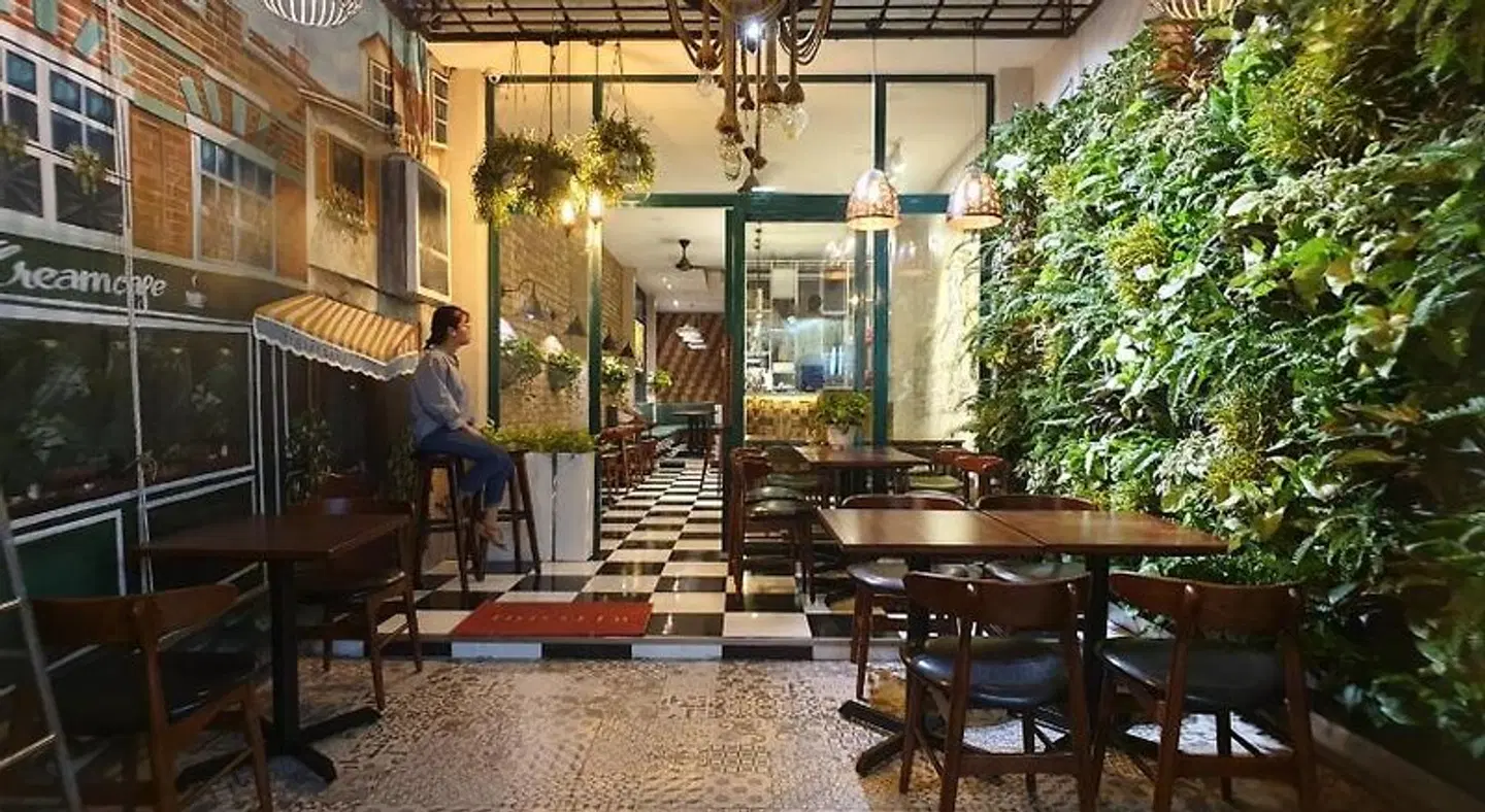 Beauty Guesthouse Bar