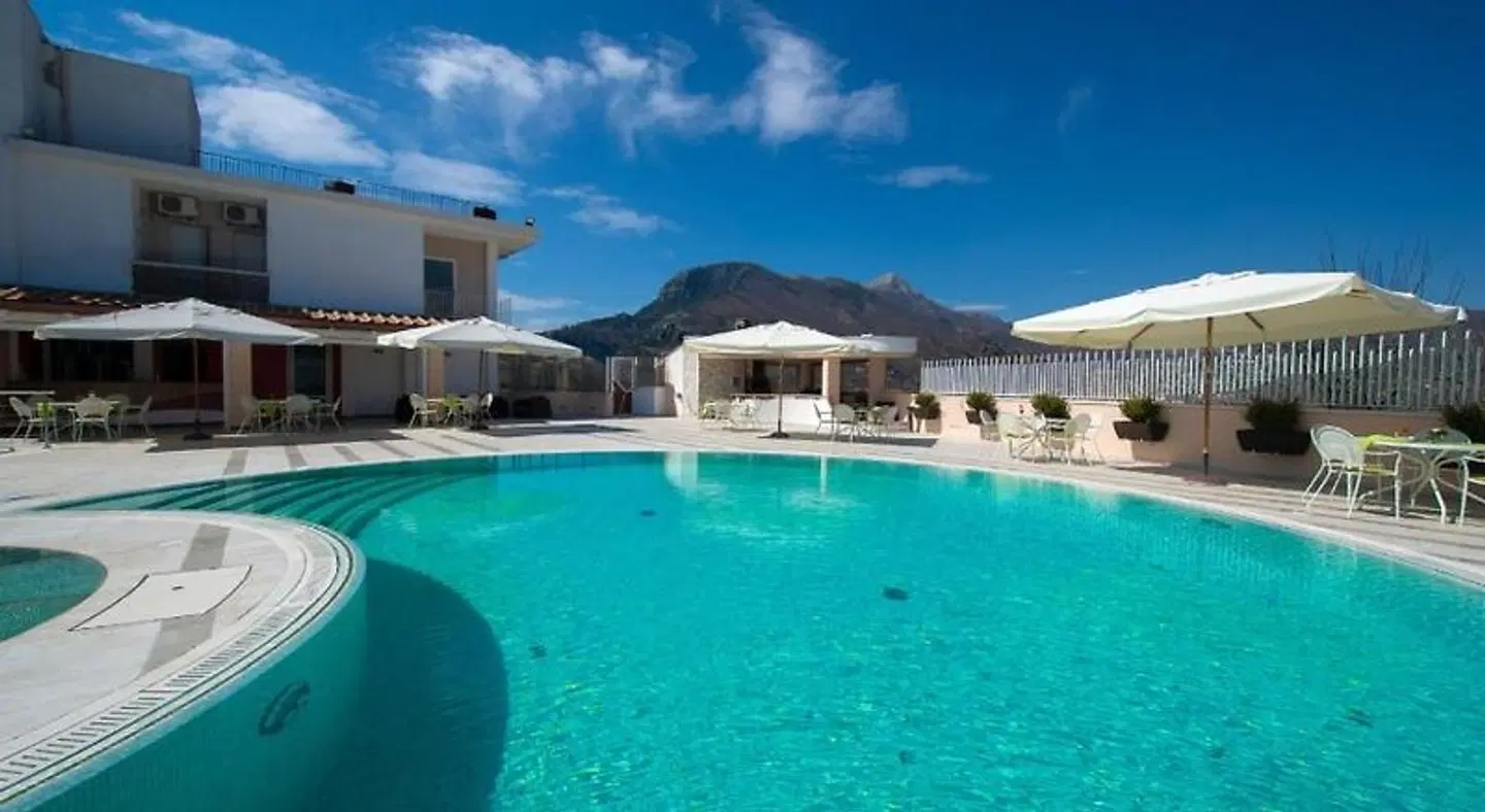 Hotel le Rocce OUTDOOR_POOL