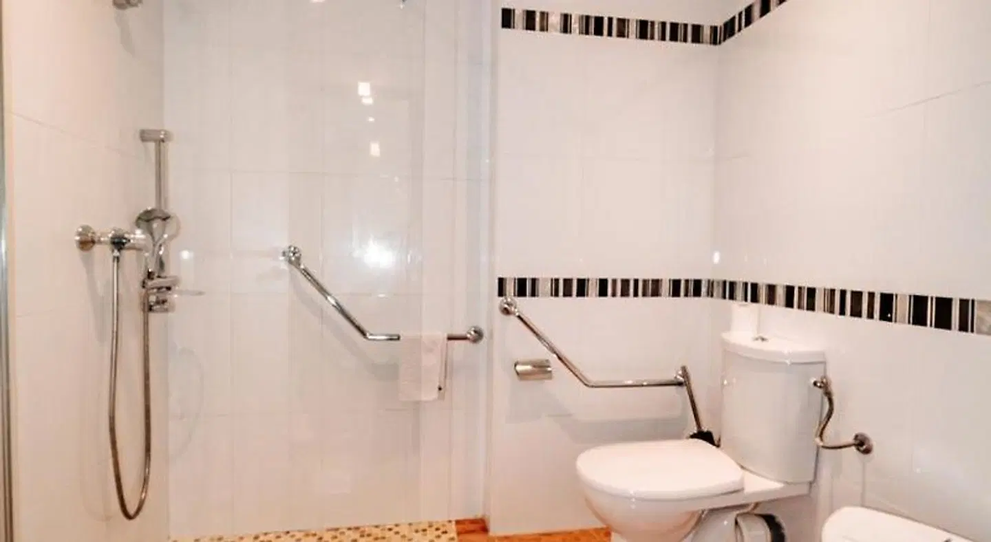 Hôtel Le Tivoli Badezimmer