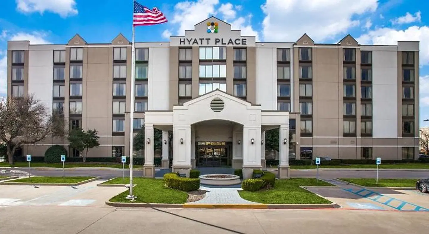 Hyatt Place Fort Worth/Cityview EXTERIOR