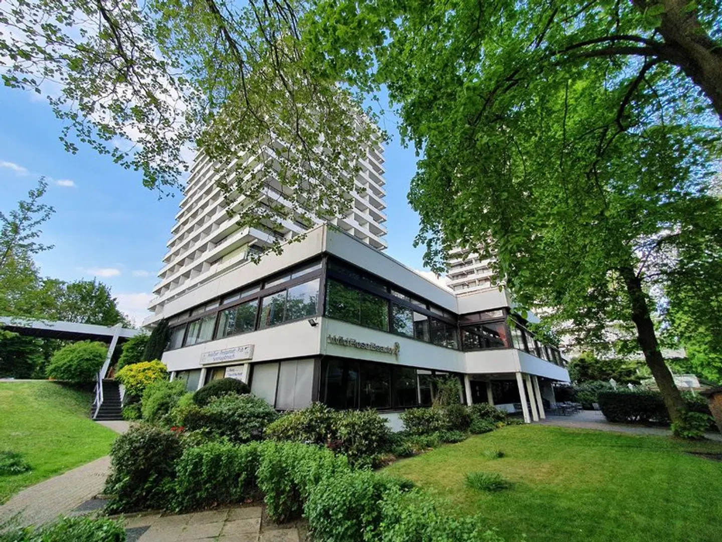PLAZA Hotel Gelsenkirchen EXTERIOR