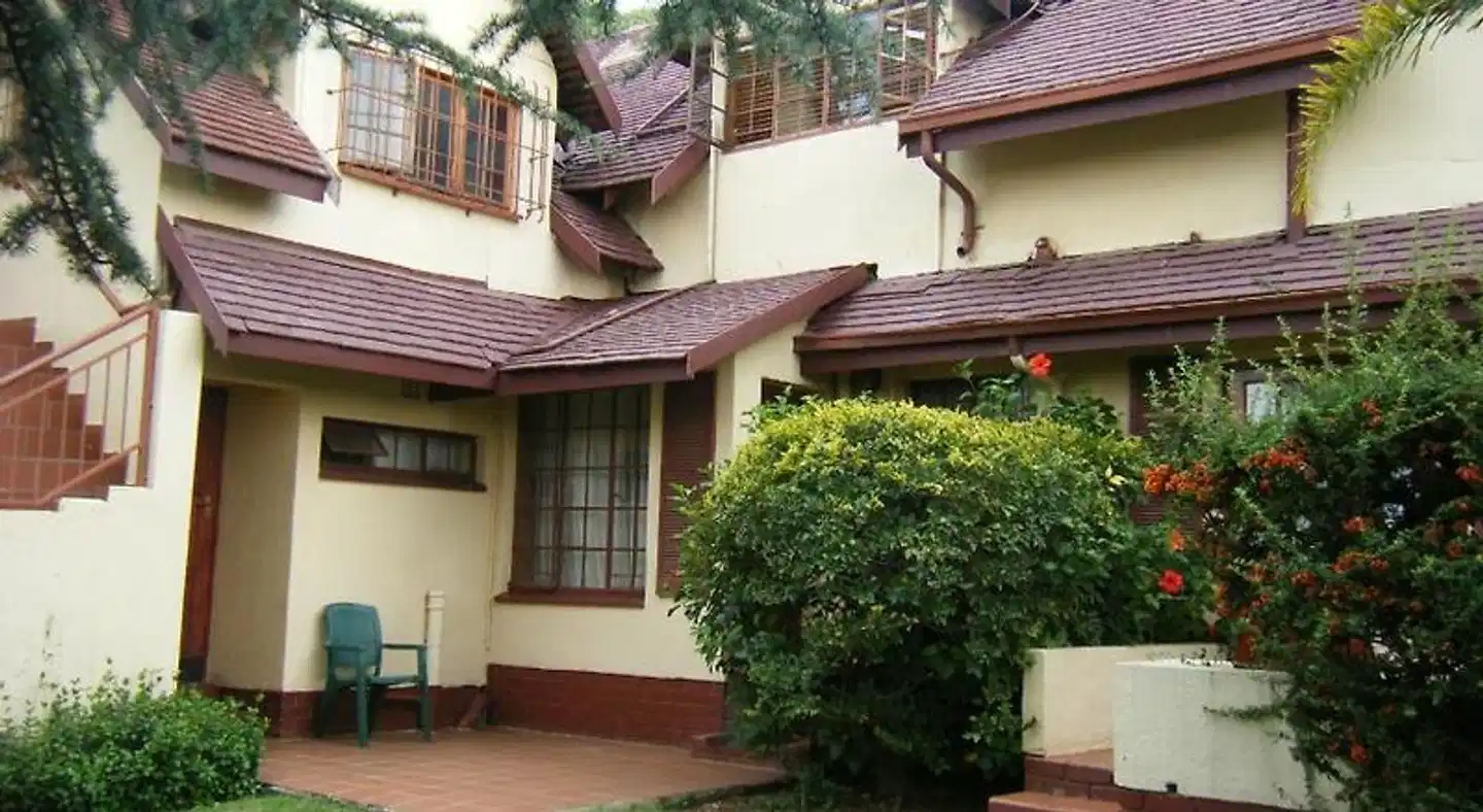 Tudor Lodge Guest House Aussenansicht