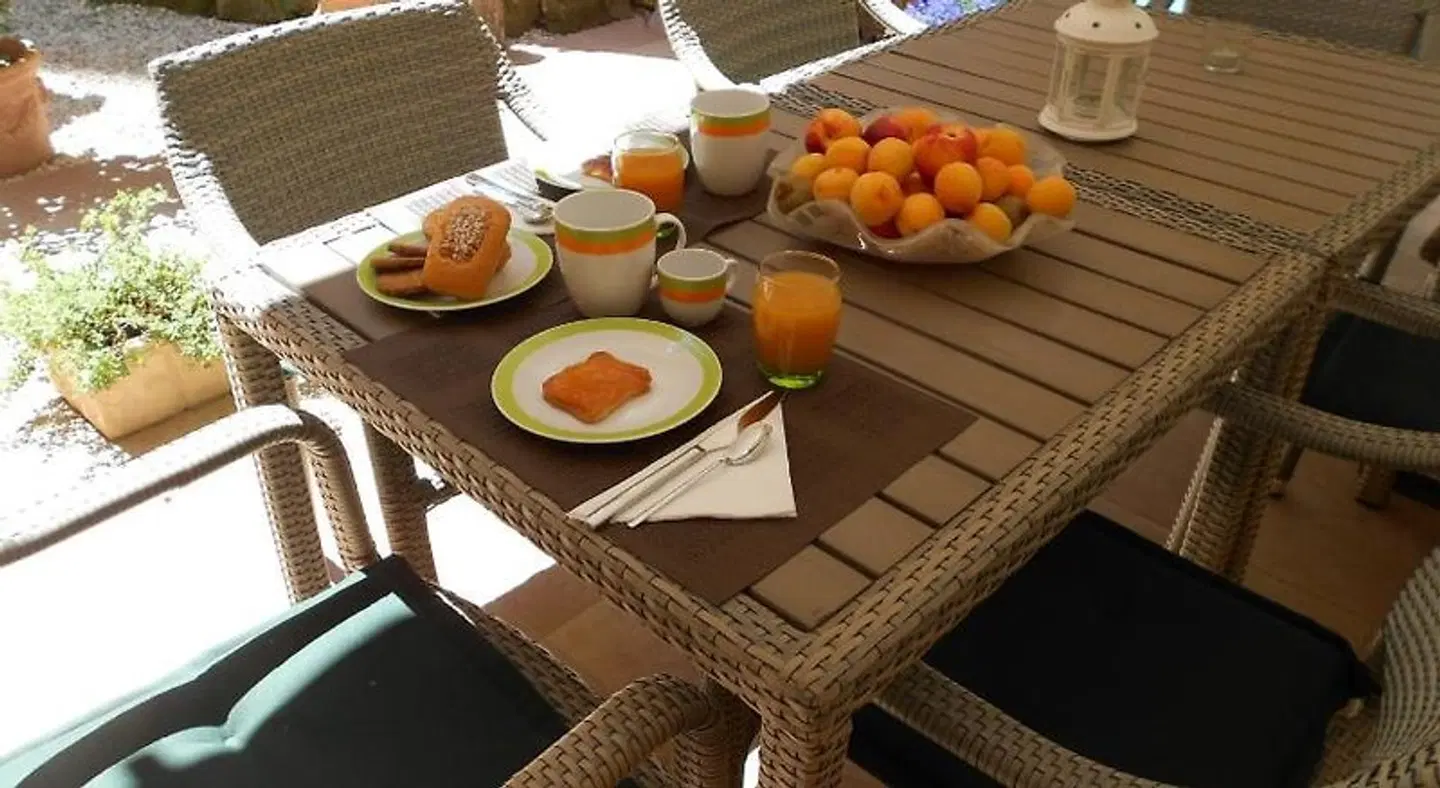 B&B Five Restaurant