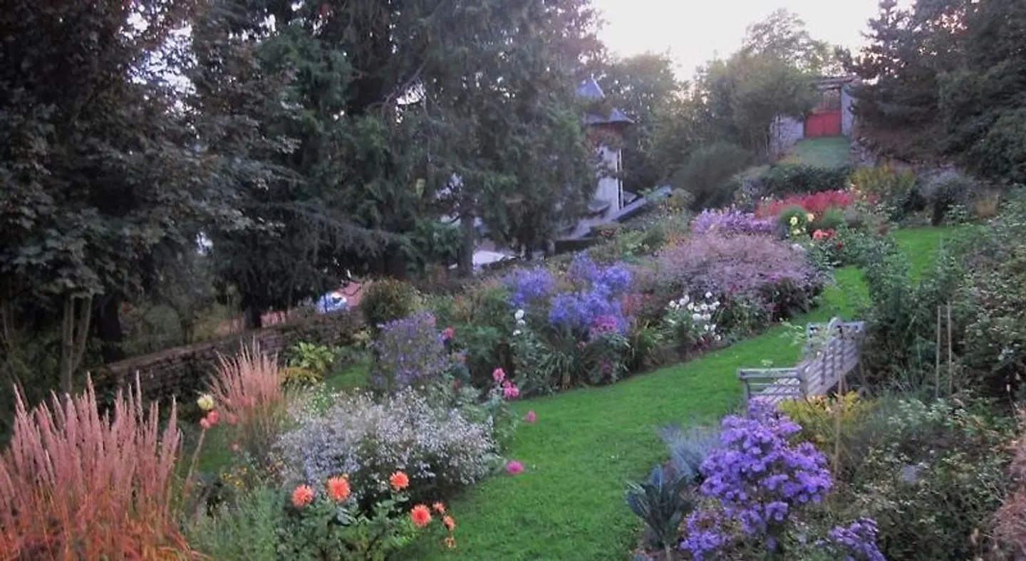Le Manoir sur la Roche Garten