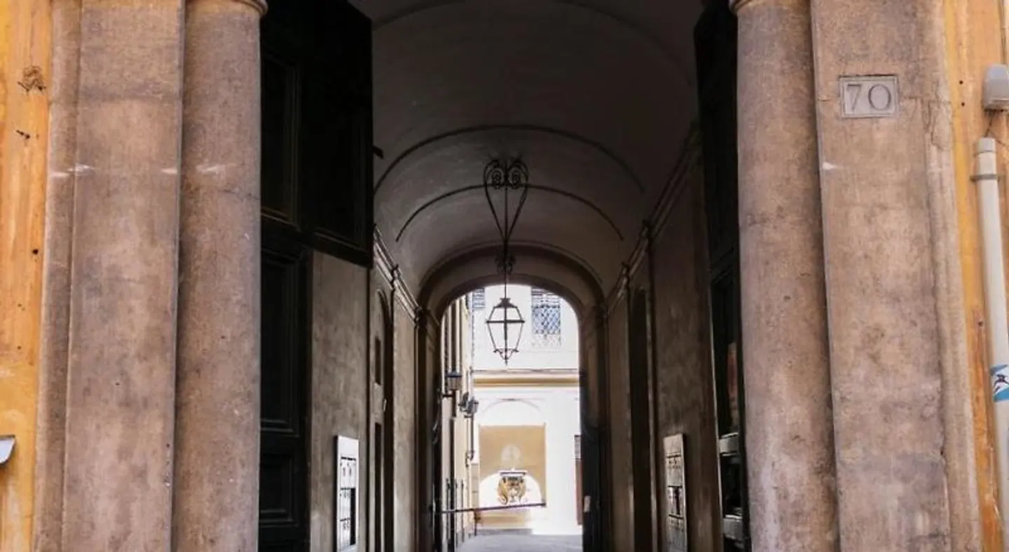Casa Bella Adriano Temple EXTERIOR
