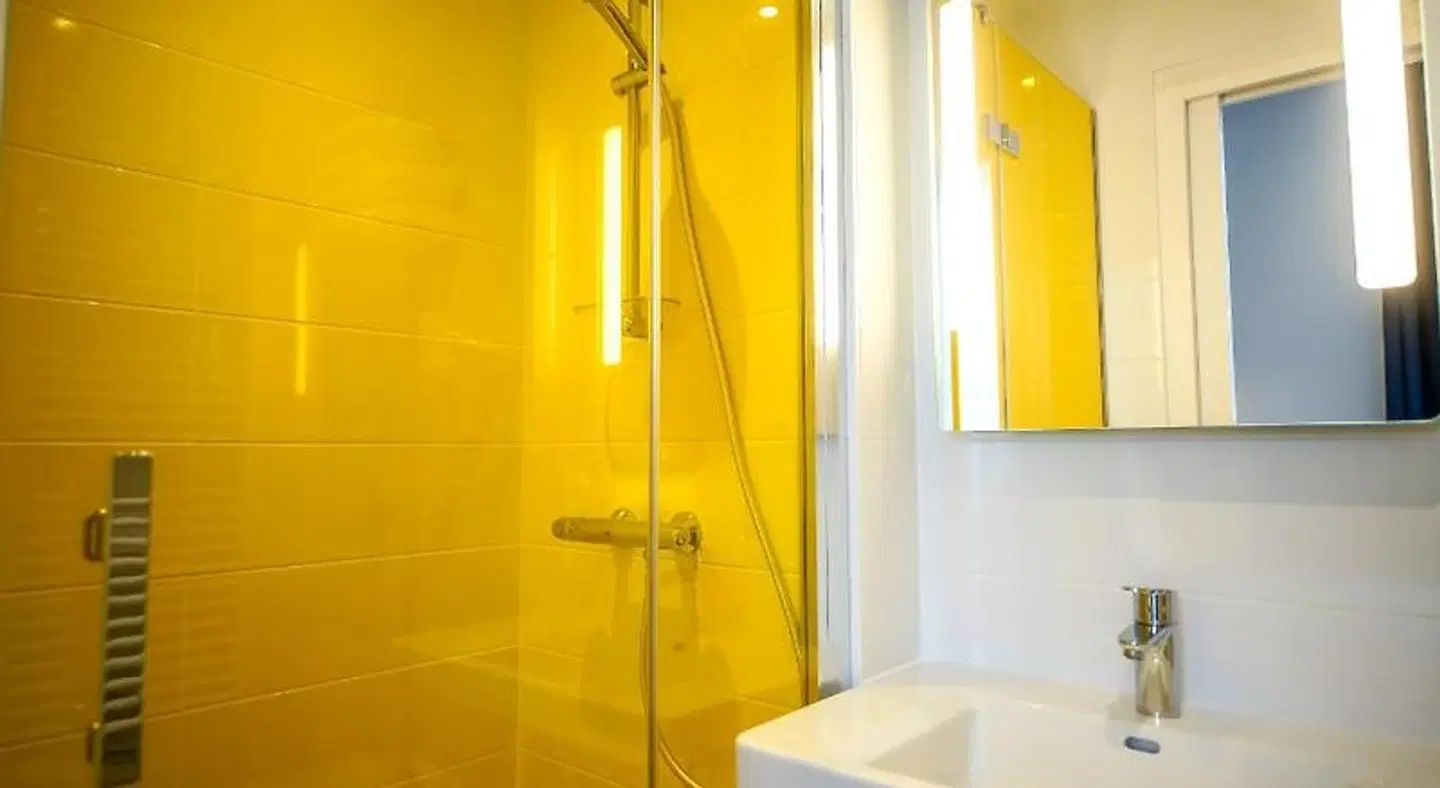 ibis Styles Saumur Gare Centre Badezimmer