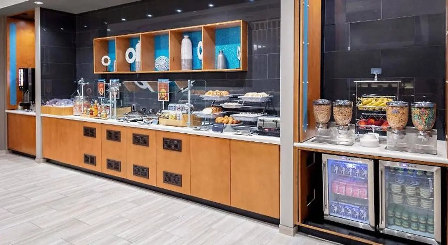 SpringHill Suites by Marriott Kansas City Plaza Restaurant
