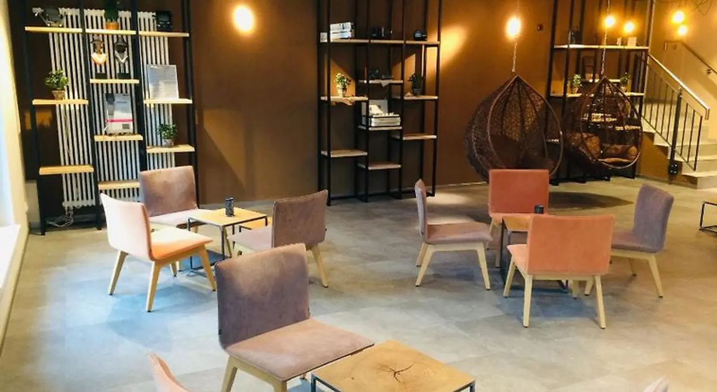 Adesso Schweizer Hof Bar