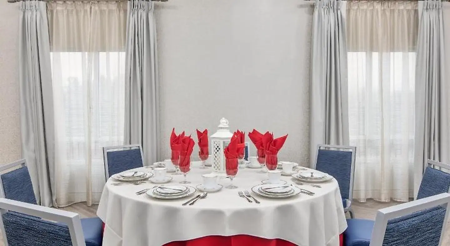 Holiday Inn Express & Suites Greenville-I-85 & Woodruff Rd by IHG Restaurant