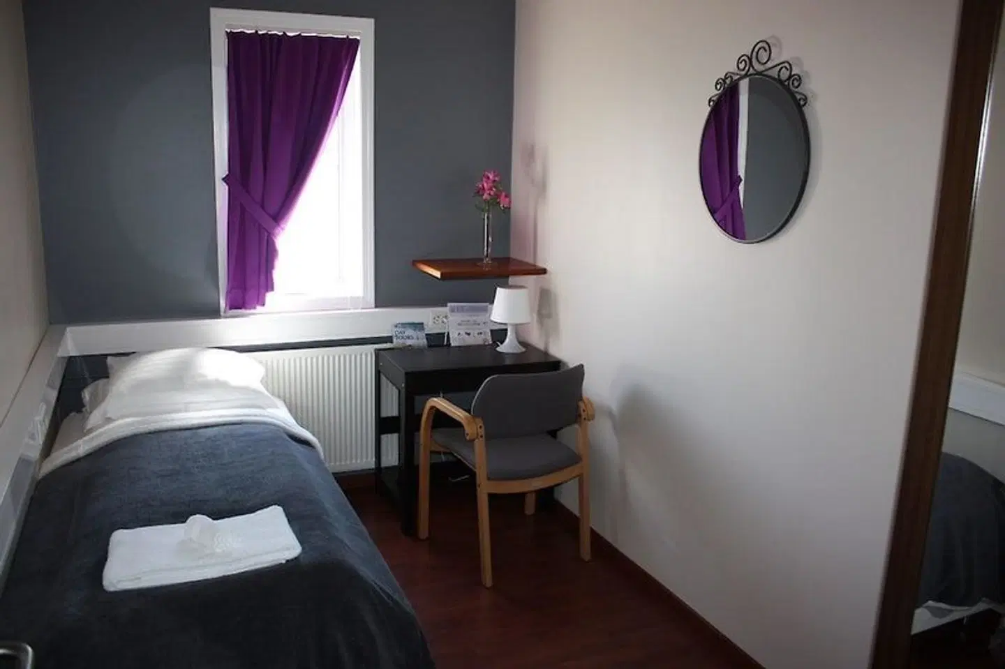 A10 Deluxe Bed and Breakfast ROOM_EXAMPLE