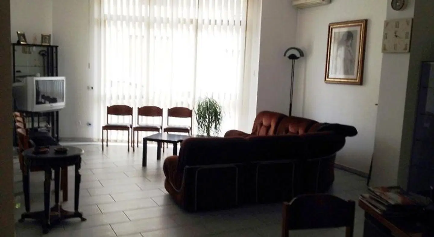 Europa ROOM_EXAMPLE