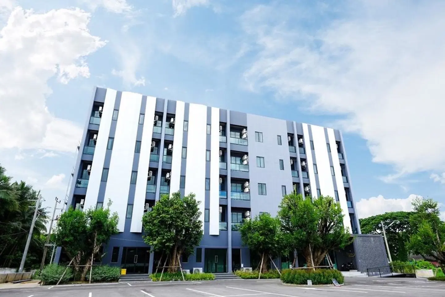 Double J Hotel EXTERIOR