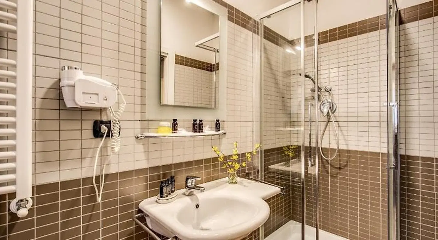 Gravina Suite Frattina Badezimmer