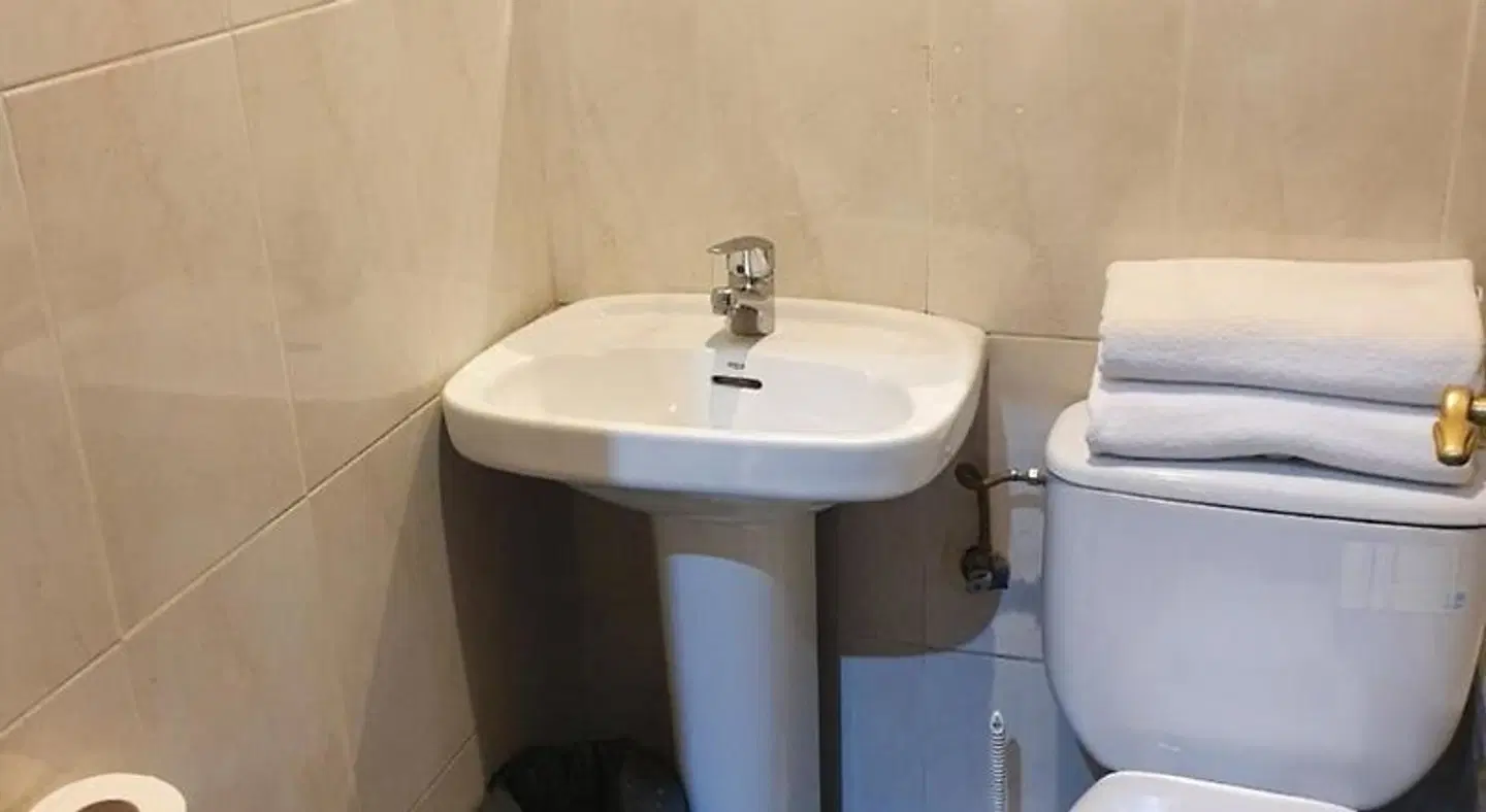 Hostal Plaza d'Ort Badezimmer