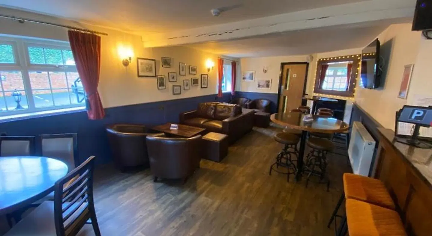 The Lawns Hotel Bar