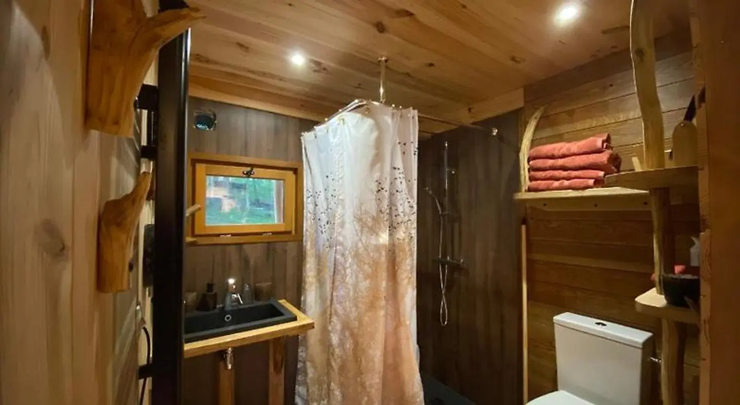 Les Cabanes De Pyrene Badezimmer