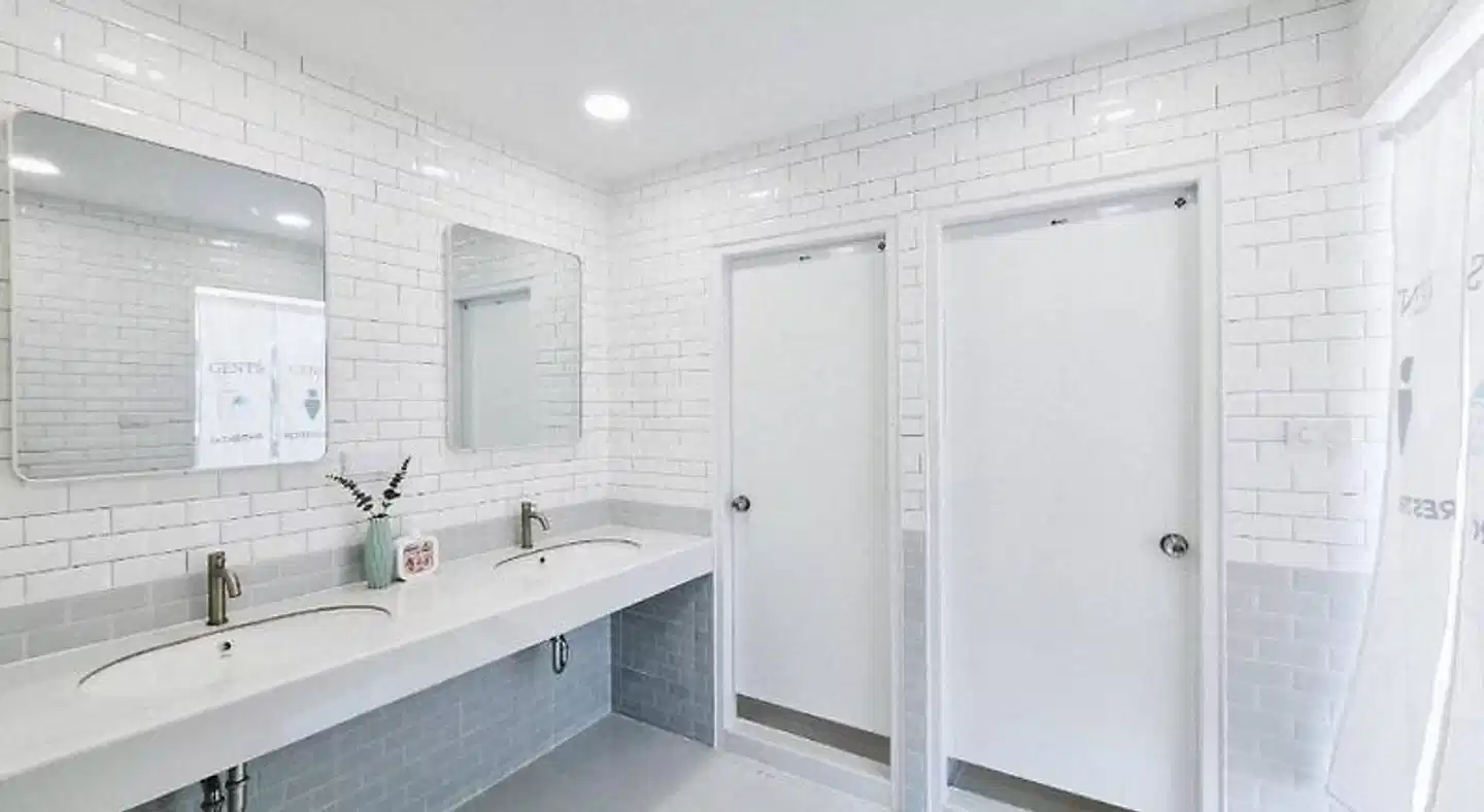 Bloomin' Moon hostel & cafe, Chiang Mai Old Town Badezimmer