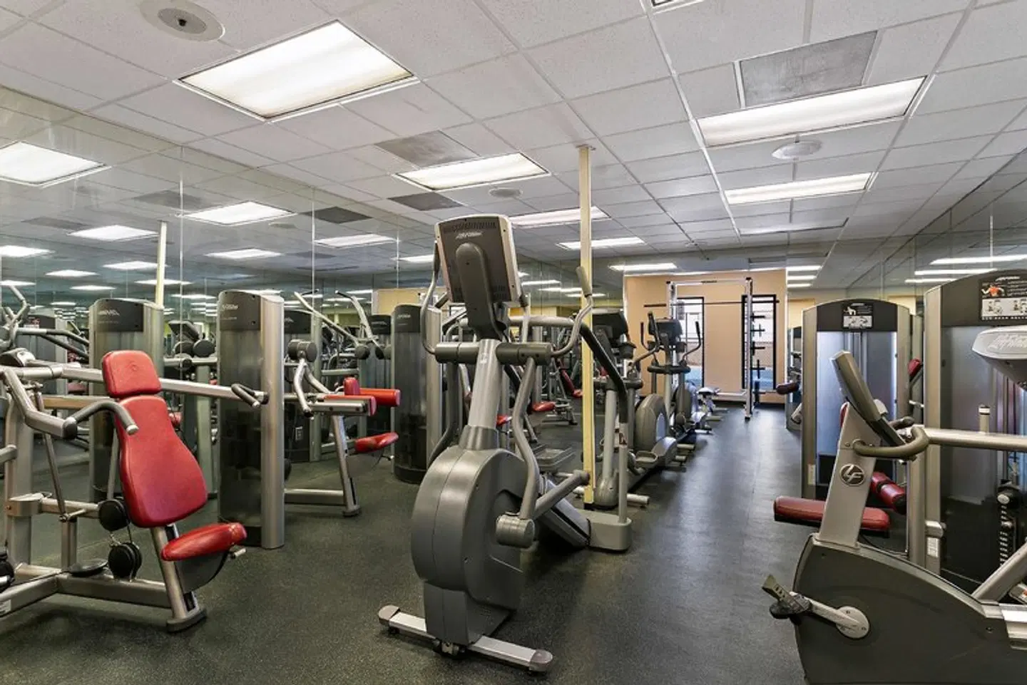 Royal Sonesta Harbor Court Baltimore SPORTS_AND_LEISURE