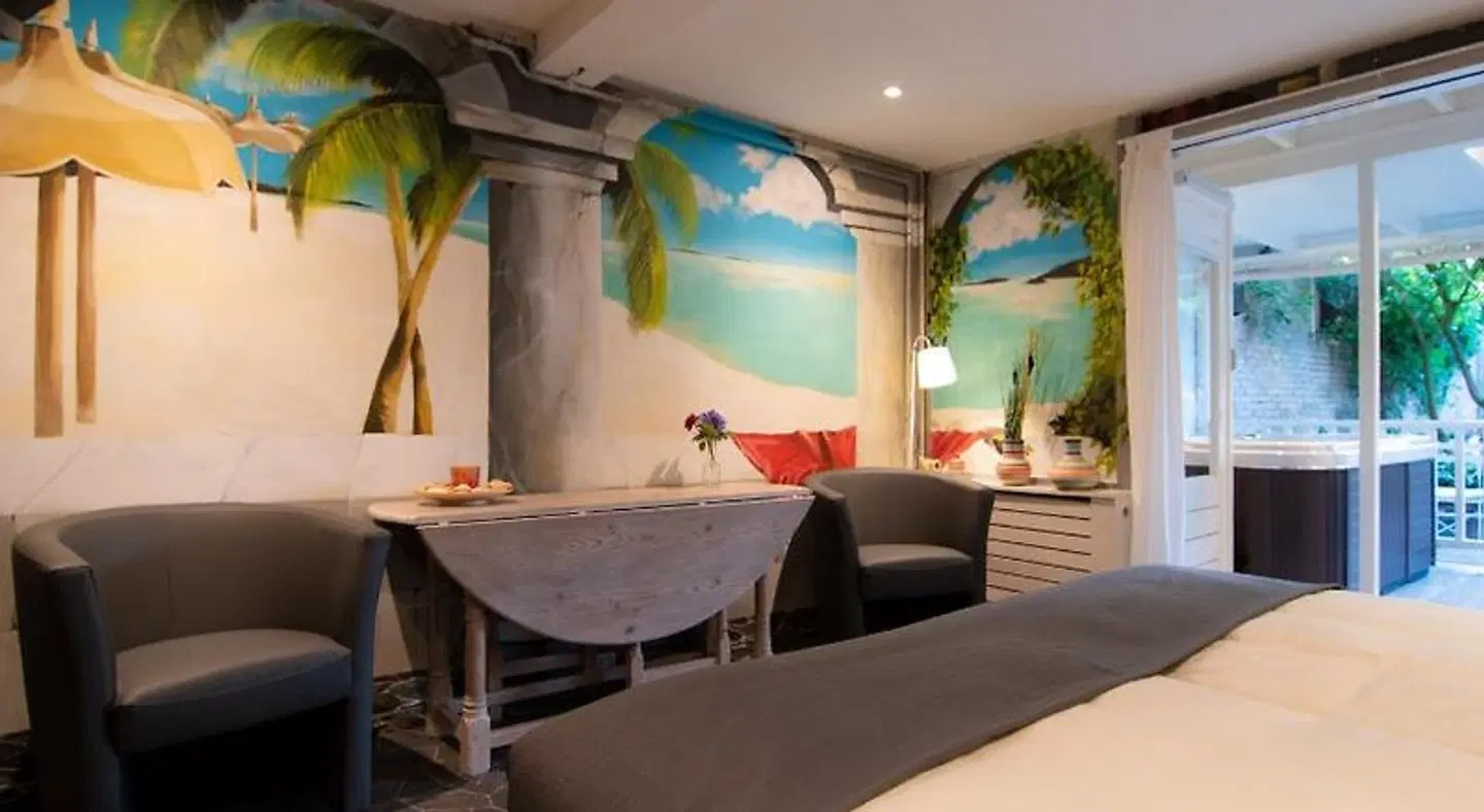 B&B Bed & Sauna Bar