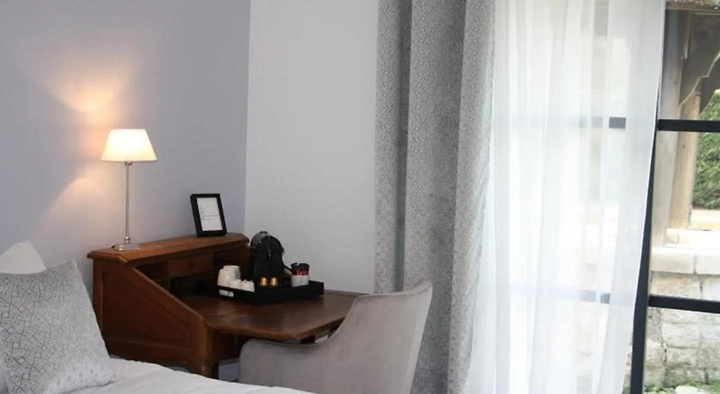 Les Enclos Bed and Breakfast ROOM_EXAMPLE