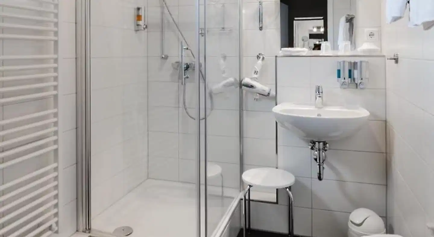 Zum Roten Tore Badezimmer