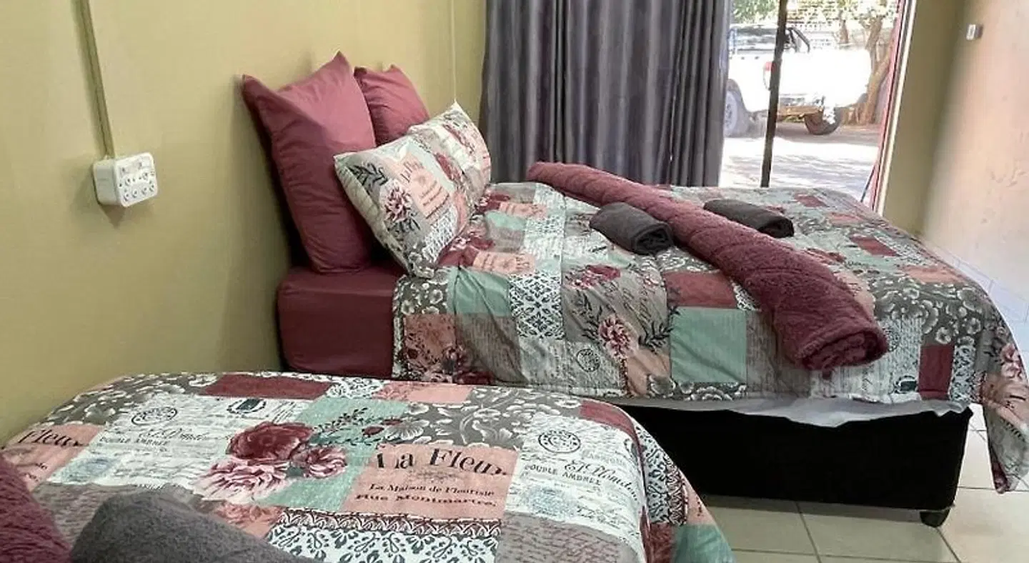 4 on Sirius ROOM_EXAMPLE