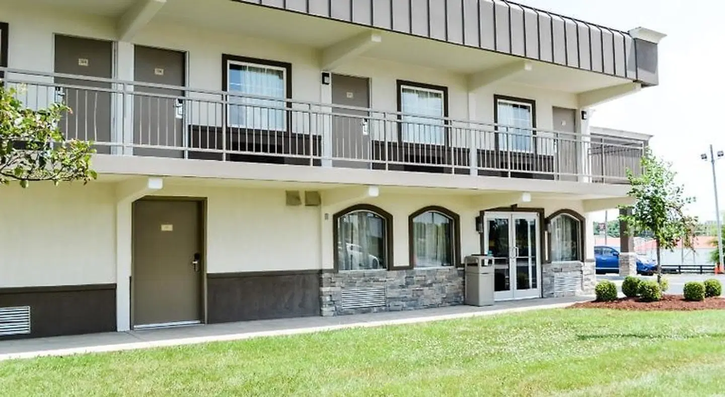 SureStay by Best Western Bowling Green North EXTERIOR