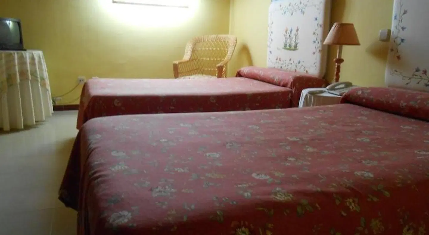 Hostal Burgos ROOM_EXAMPLE