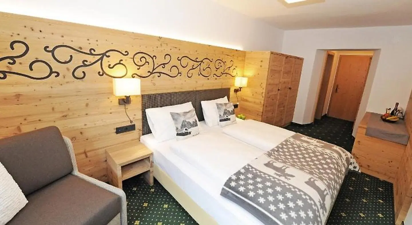 Maria ROOM_EXAMPLE