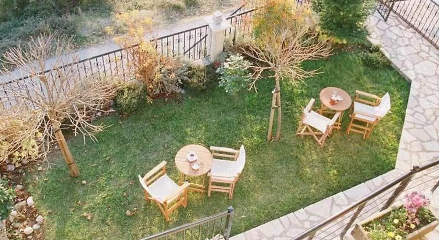 Guesthouse Irida Garten