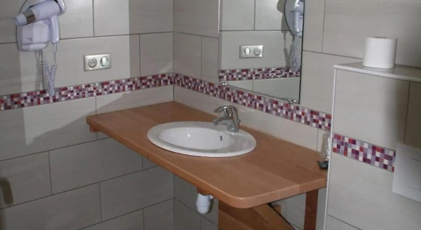 La petite auberge de niaux Badezimmer