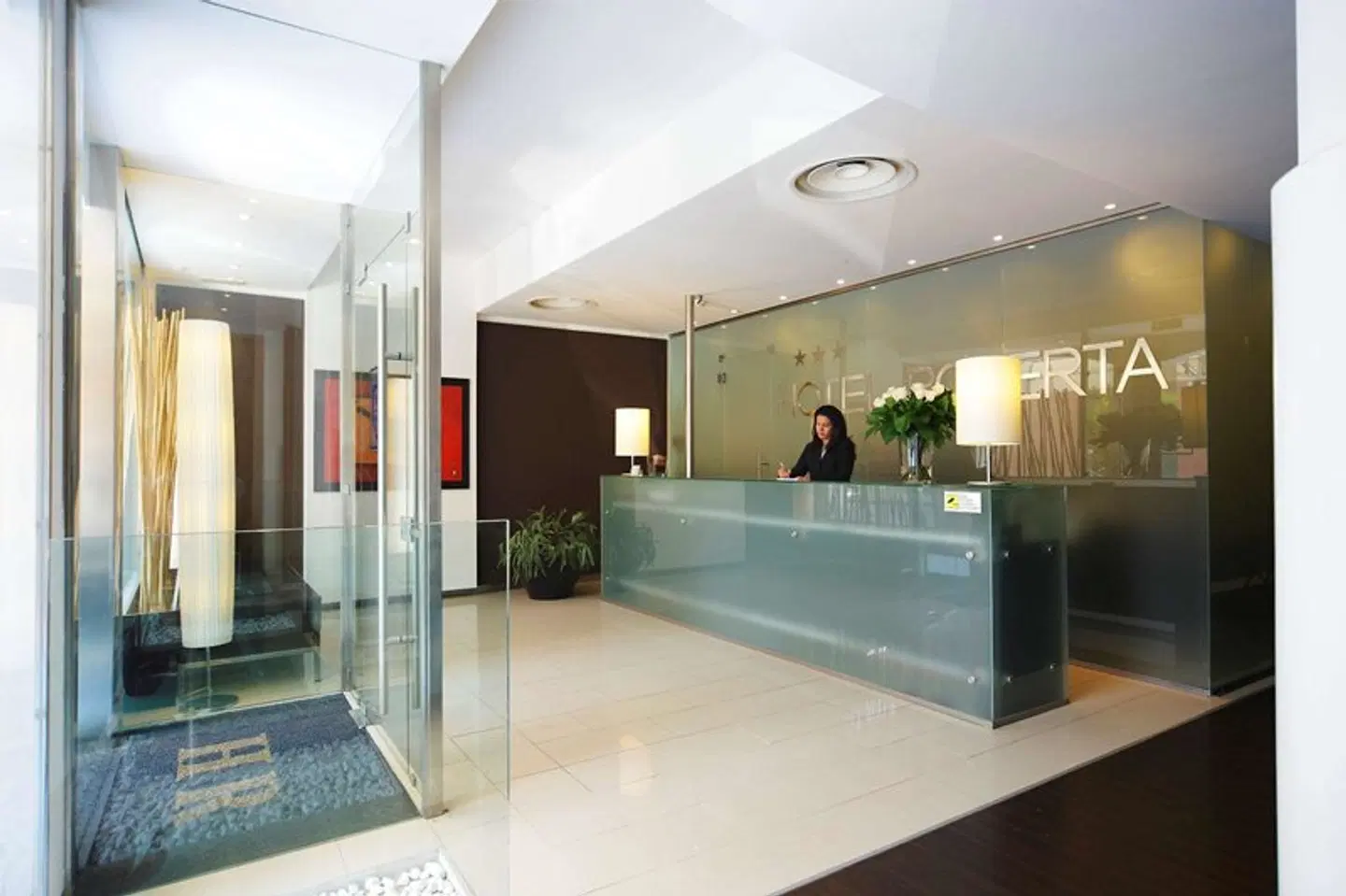 Roberta LOUNGE_LOBBY