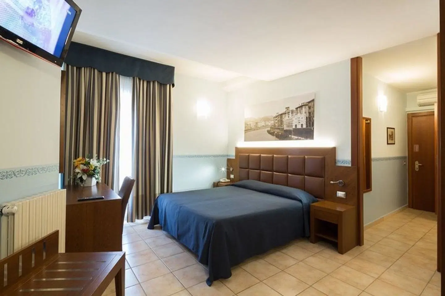 Terminus & Plaza ROOM_EXAMPLE