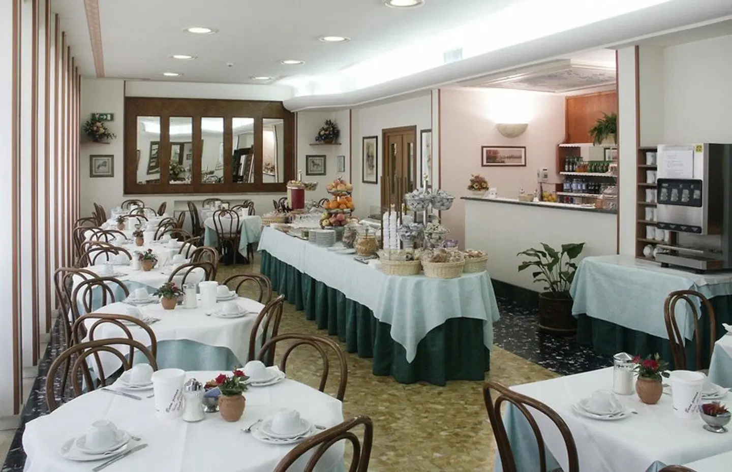 Terminus & Plaza Restaurant
