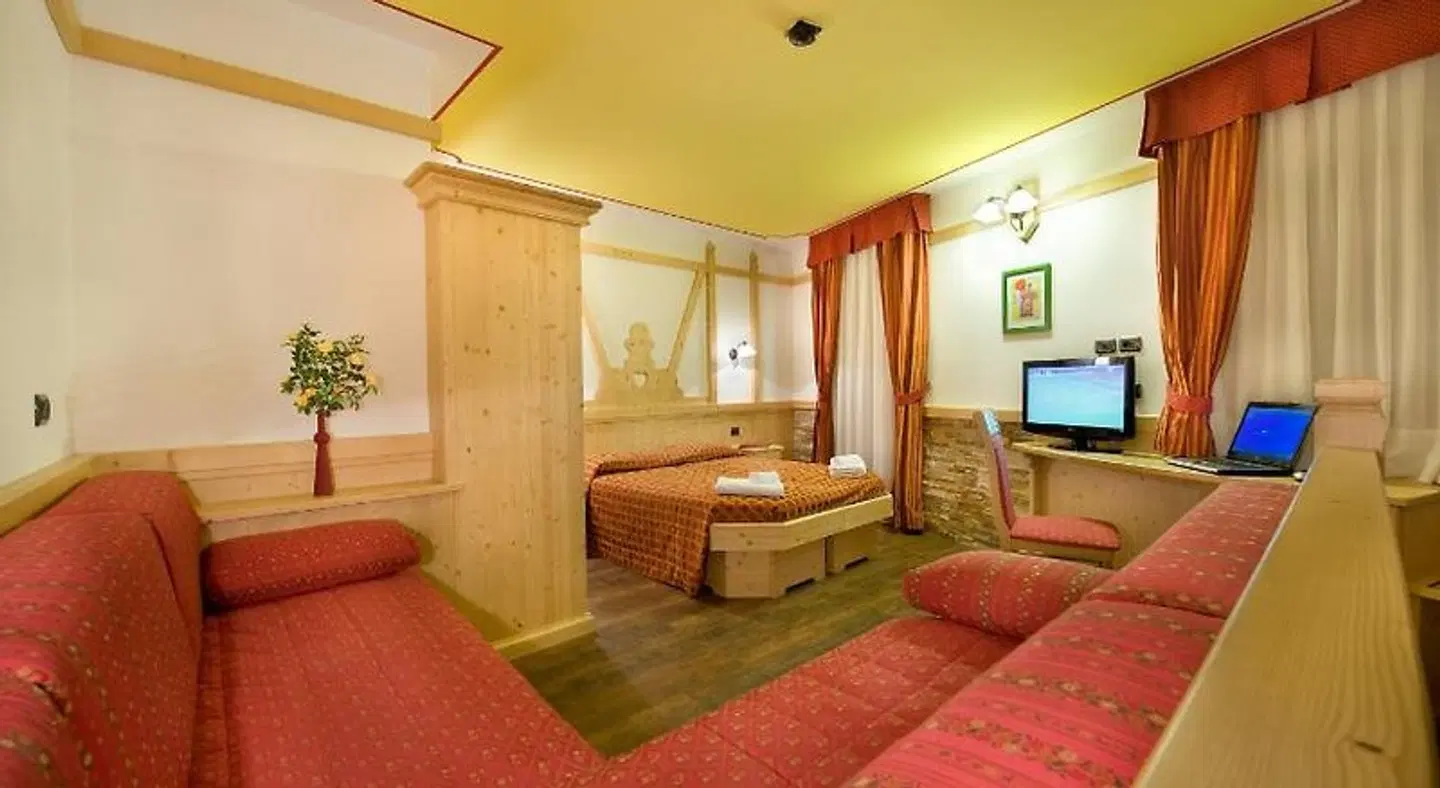 Adamello ROOM_EXAMPLE