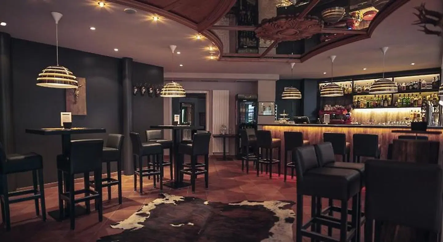 Stocker Bar