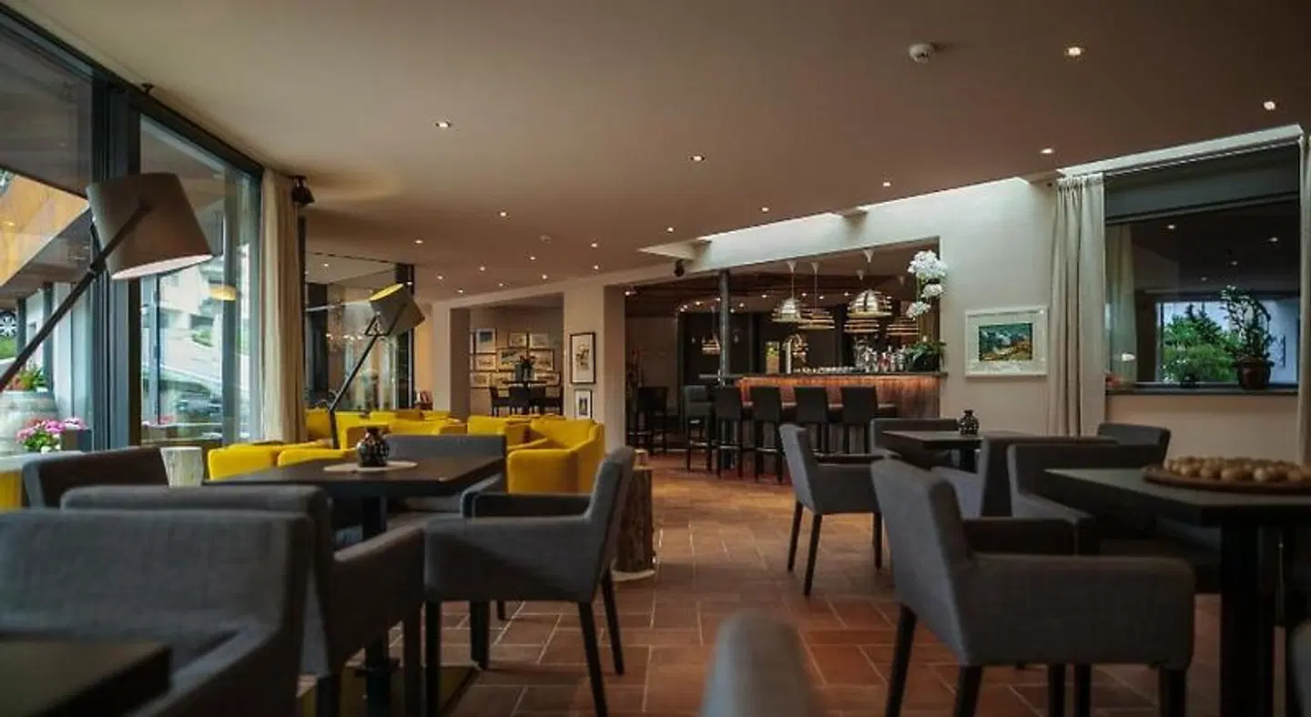 Stocker Bar