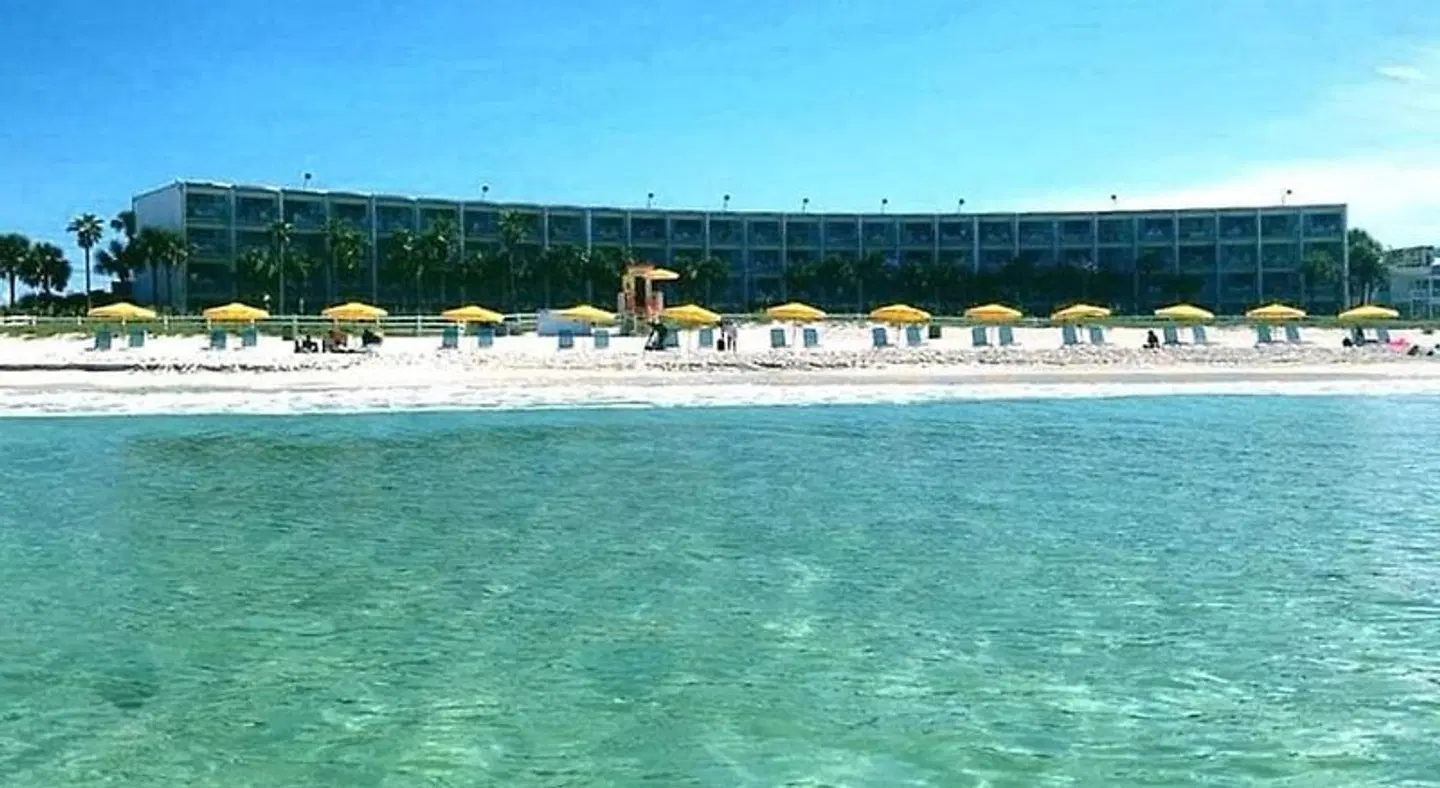 Casa Loma Strand