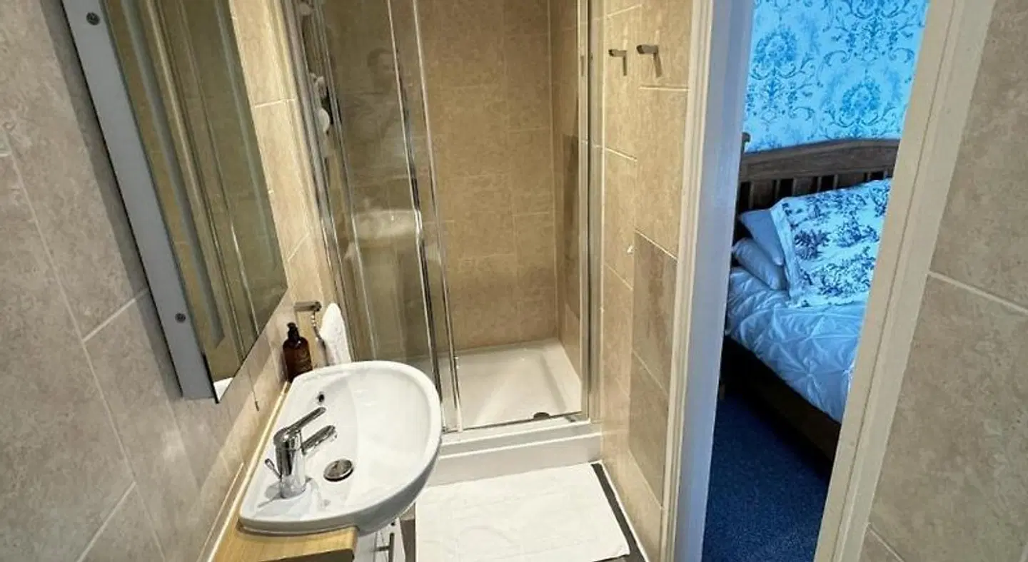 Caer Menai Badezimmer