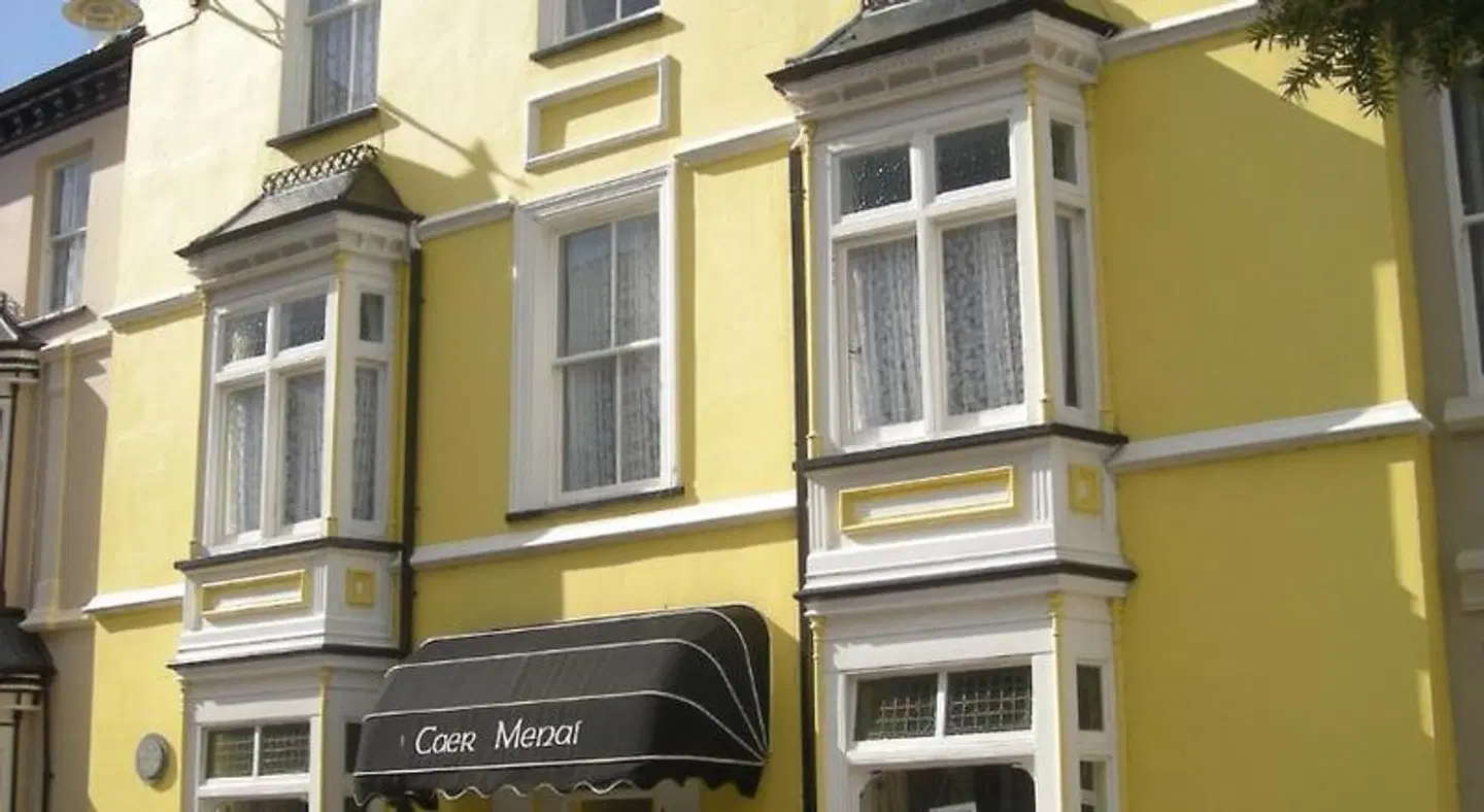 Caer Menai EXTERIOR