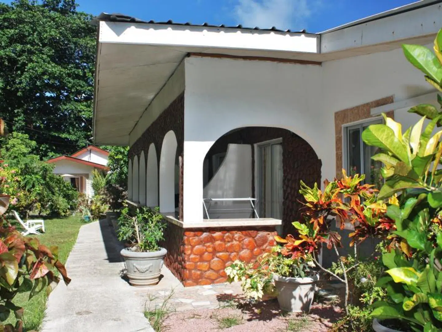 Rising Sun Guesthouse EXTERIOR