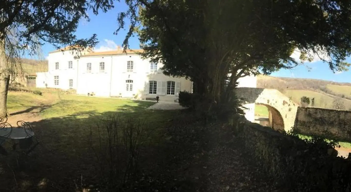 Château de Perpezat EXTERIOR