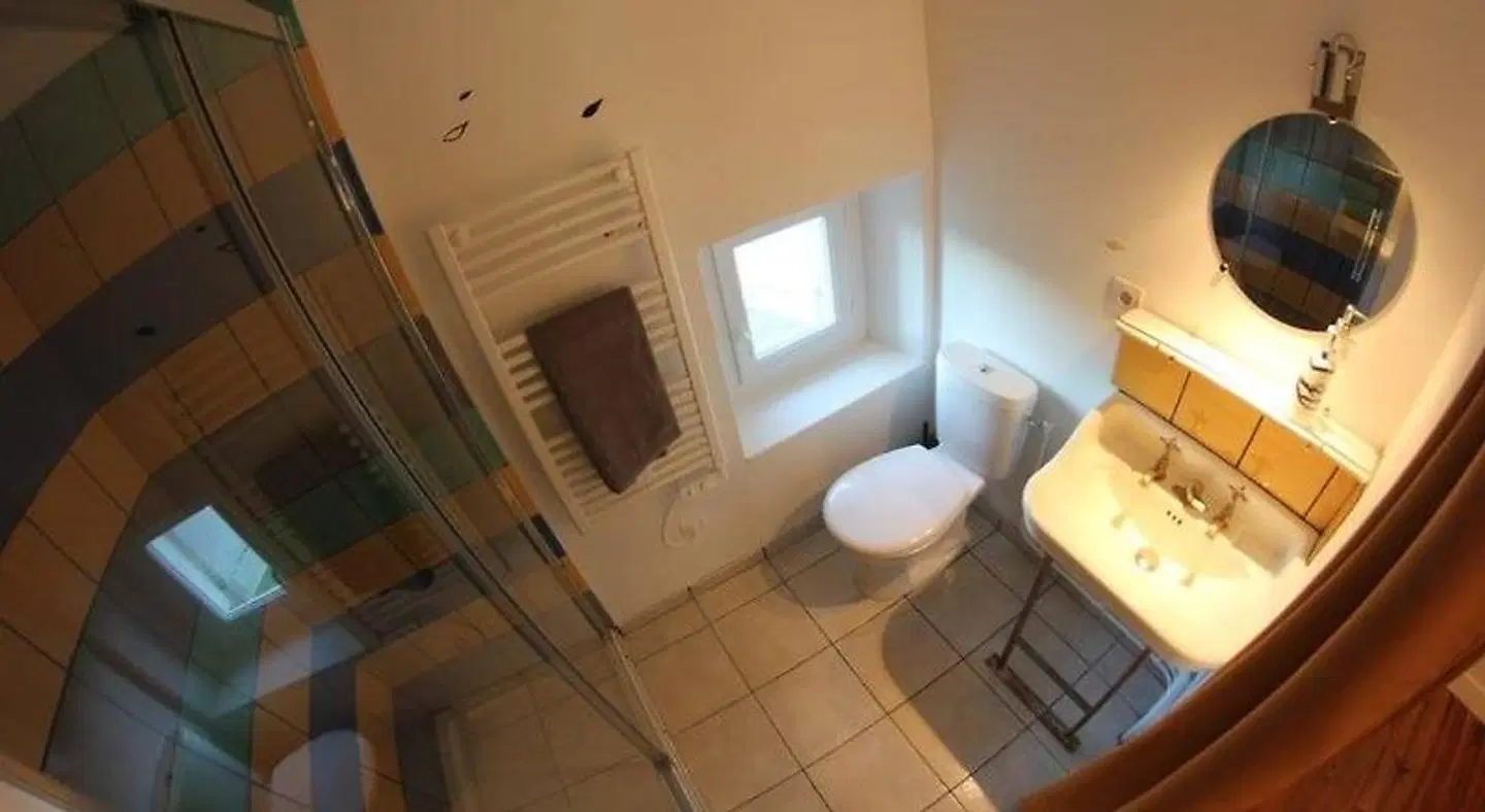 Auberge Meilhannaise Badezimmer