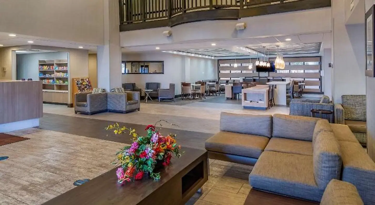 Comfort Suites LOUNGE_LOBBY
