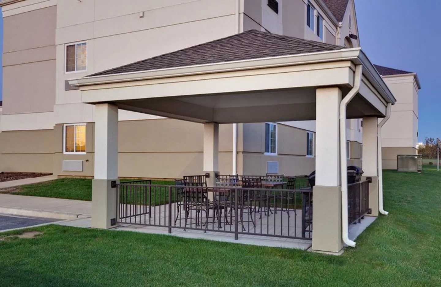 Candlewood Suites Peoria at Grand Prairie by IHG EXTERIOR
