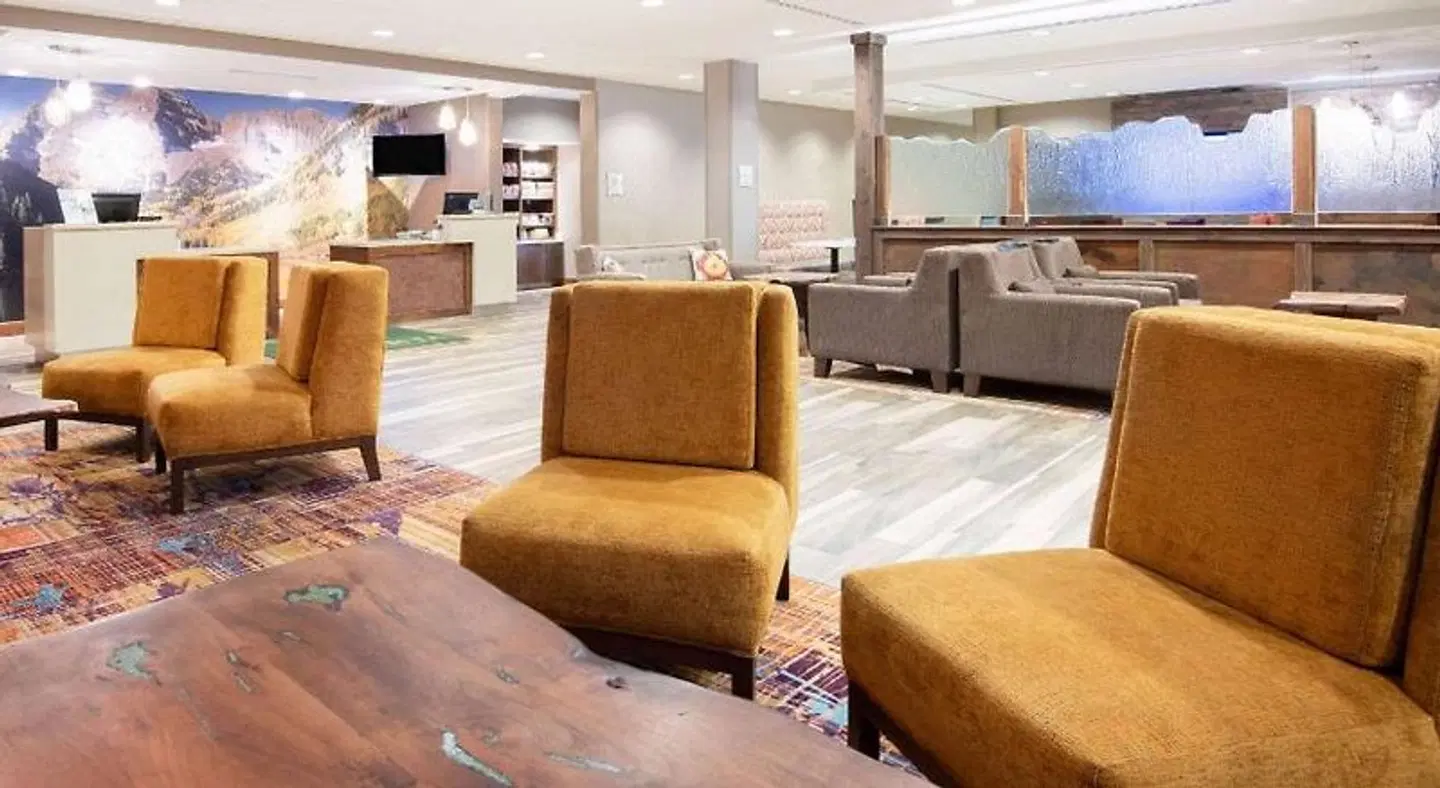 La Quinta Inn & Suites by Wyndham Durango ROOM_EXAMPLE