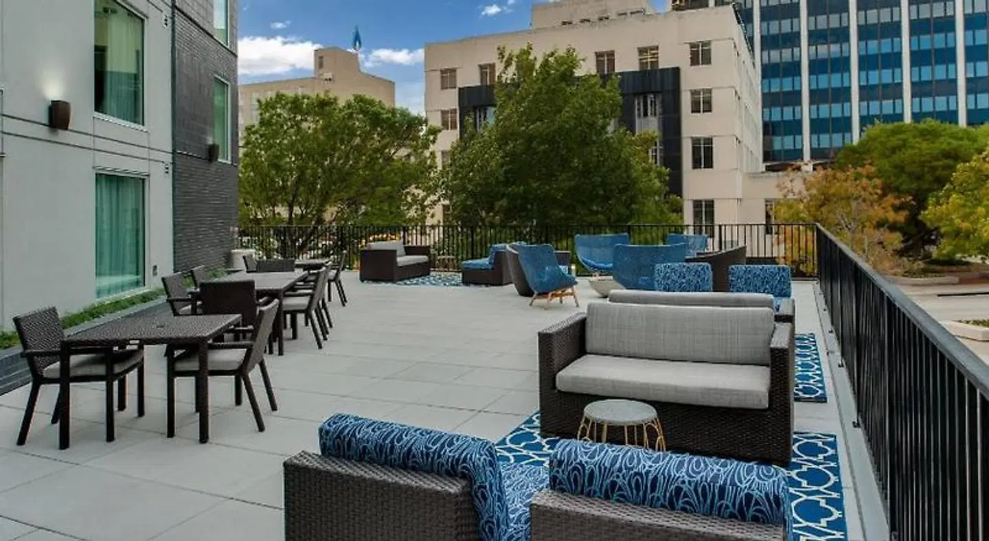 Fairfield by Marriott Inn & Suites Fort Worth Downtown/Convention Center Terrasse