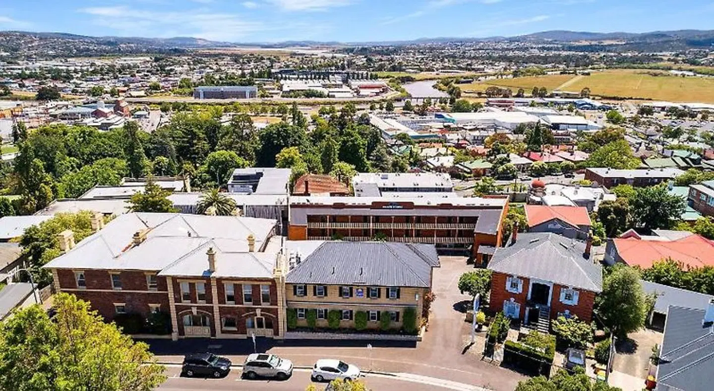 Comfort Inn Coach House Launceston EXTERIOR