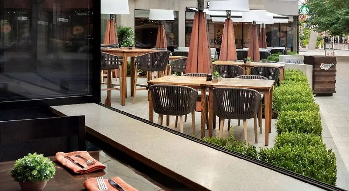 Hyatt Regency Louisville Bar
