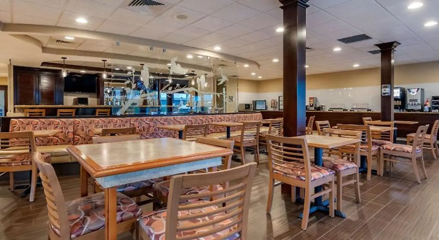 Best Western Downtown Stuart Bar